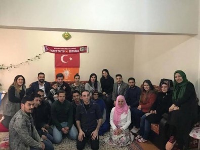 Eskişehir AK Parti Gençlik Kolları Mahalle Ziyaretlerine Devam Ediyor