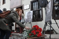 TAYFUN TALIPOĞLU - Eskişehirliler Talipoğlu'nun Adının Yaşatıldığı Müzeye Karanfiller Bıraktı