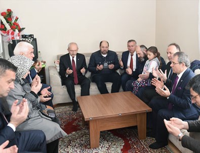 Kılıçdaroğlu'ndan şehit ailesine ziyaret