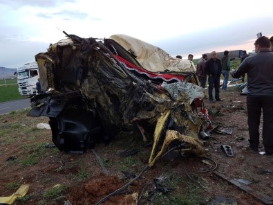 Nusaybin'de Trafik Kazası Açıklaması 2 Ölü
