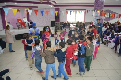 Süleymanpaşa Belediyesi Çocuk Kulübü Üyeleri Partide Buluştu