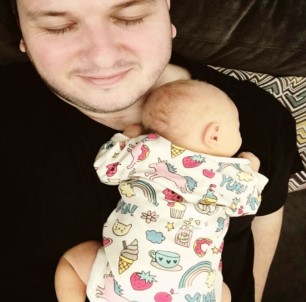 Ünlü Komedyenden Kızıyla İlk Fotoğraf