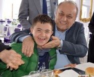 FARKINDALIK GÜNÜ - AK Parti, 'Engelsiz Türkiye İçin Evet Yemeği' Düzenledi
