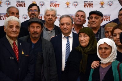 AK Parti Yaşlılar İle Bir Araya Geldi
