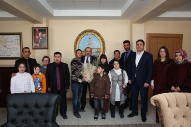 Down Sendromlu Öğrenciler Vali Ustaoğlu'nu Ziyaret Etti