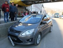 BÜLENT ECEVIT - Otomobil Yayalara Çarptı Açıklaması 1 Ölü, 1 Yaralı