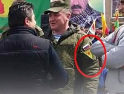 Rus askerleri teröristlerle kutlama yaptı