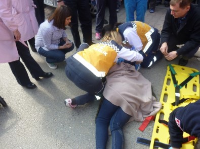 Ataşehir'de Karşıda Karşıya Geçen Kadın Tırın Altında Kaldı