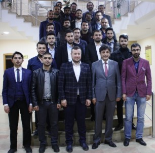 Genç MÜSİAD Konya Şubesi'nde Tecrübe Paylaşımları Sürüyor