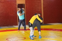 RIZA KAYAALP - Grekoromen Milli Güreş Takımı Kampa Girdi