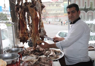 Siirt'te Bir Asırdır Vazgeçilmeyen Lezzet Açıklaması Büryan Kebabı