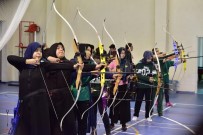 Osmaniye'de Okullar Arası Okçuluk Yarışmaları Düzenlendi