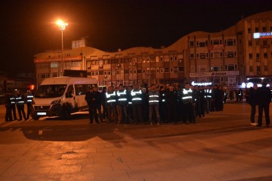 Sakarya'da Gece Yarısı Bin Polisle Tatbikat Yapıldı