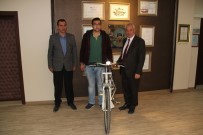 NEVRUZ - Başkan Karayol Başarılı Öğrencileri Ödüllendiriyor