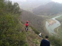 BÜLENT ECEVIT - Dağa Tırmanmaya Çalışan Öğrenci Kayalıklarda Mahsur Kaldı