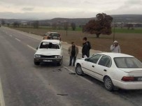 DİKKATSİZLİK - Emet'te Trafik Kazası Açıklaması 1 Yaralı