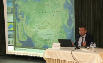 Güncel Gelişmeler Işığında Doğu Türkistan' Konulu Konferans