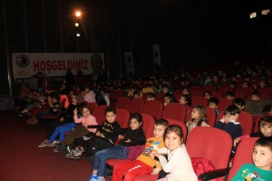 Kartal Belediyesi Kreş Öğrencileri Dünya Tiyatrolar Günü'nü Kutladı