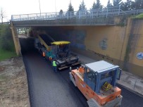 SAKIP SABANCI - Köseköy'de Bozuk Zeminler Asfaltlanıyor