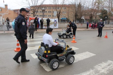 Polisten Okulda Eğitim, Sokakta Uygulama