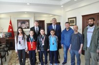MUSTAFA VURAL - Tekvando Takımında Kaymakam Karahan'a Ziyaret