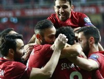AHMET ÇALıK - Millilerden 3 gollü galibiyet