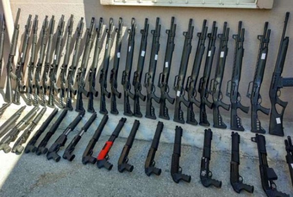 Sünnet kıyafeti dükkanından cephanelik çıktı