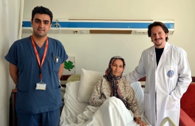 Aort Damarındaki Genişleme Fark Edilince İki Ameliyat Birden Oldu