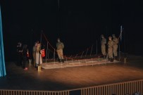 İBRAHIM ÖZEFE - Ardahan Belediyesi Tiyatro Günleri Devam Ediyor
