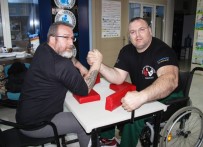 ENGELLİ SPORCULAR - Bilek Güreşinde Engel Tanımıyorlar