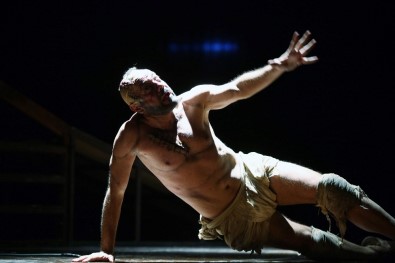 Dünya Tiyatro Günü'ne 'Frankenstein' Damgası