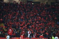 AHMET ÇALıK - Eskişehirli Futbolseverler Milli Maça Yoğun İlgi Gösterdi
