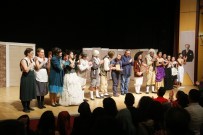KOMEDYA - Kırklareli, Dünya Tiyatrolar Günü'ne Perdelerini Açtı