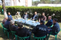 OSMAN ERTUĞRUL - Vali Abdullah Erin, Depremzedeleri Yalnız Bırakmıyor