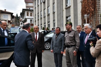 Vali Karadeniz, Başkan Şahin'i Ziyaret Etti
