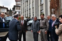 YAŞAR KARADENIZ - Vali Karadeniz, Başkan Şahin'i Ziyaret Etti