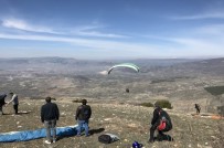 AHMET SÜHEYL ÜÇER - Yamaç Paraşütçüleri En Uzak Mesafeye Uçmak İçin Yarışacak