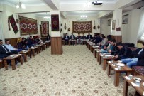 SEÇİLME YAŞI - Belediye Başkanı AEÜ Fakülte Ve Bölüm Temsilcilerine Anayasa Değişikliğini Anlattı