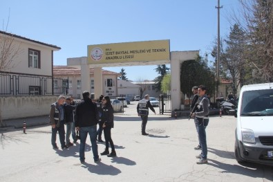 Bolu'da Okul Çevrelerinde Uyuşturucu Uygulaması