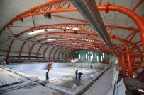 OLİMPİK HAVUZ - Karşıyaka'nın İlk Kapalı Havuzu Tamamlanıyor