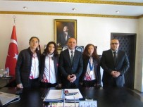 DÜNYA ATLETİZM ŞAMPİYONASI - Kaymakam Öner Başarılı Sporcuları Ödüllendirdi