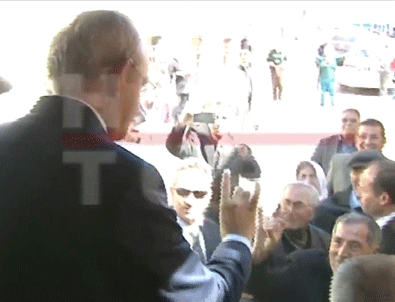 Kemal Kılıçdaroğlu'ndan bozkurt işareti