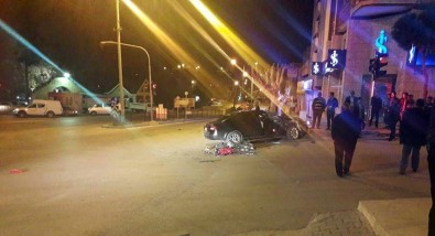 Motosiklet Otomobille Çarpıştı Açıklaması 2 Ölü, 2 Yaralı