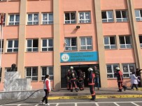 KAŞGARLI MAHMUT - İstanbul'da Korkutan Okul Yangını