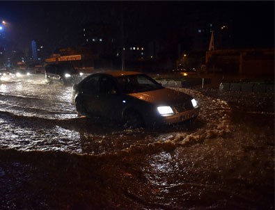 Mersin'de eğitime 'şiddetli yağış' engeli