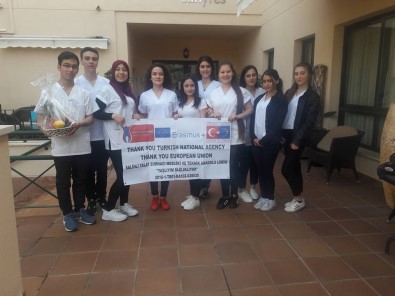 Salihli'nin Hemşirelik Öğrencileri İspanya'da Staj Yaptı