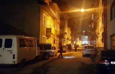 Sokak Ortasında Kavga Eden Çift Birbirini Bıçakladı