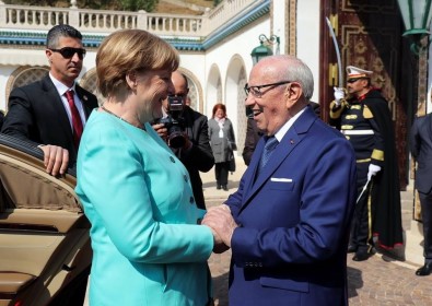 Tunus Cumhurbaşkanı Essebsi, Almanya Başbakanı Merker'i Kabul Etti