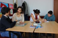 Bu Okulda Dersler İşaret Diliyle İşleniyor