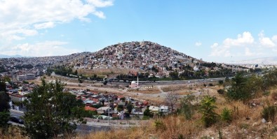 İzmir'deki Ballıkuyu Mahallesinde Yerinde Dönüşüm Atağı